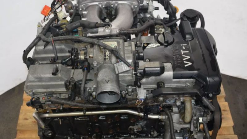 Close up of Toyota 2JZ-GE engine.