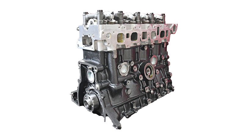 Another close-up of a Toyota 22R bare engine highlighting block and cylinder head details.