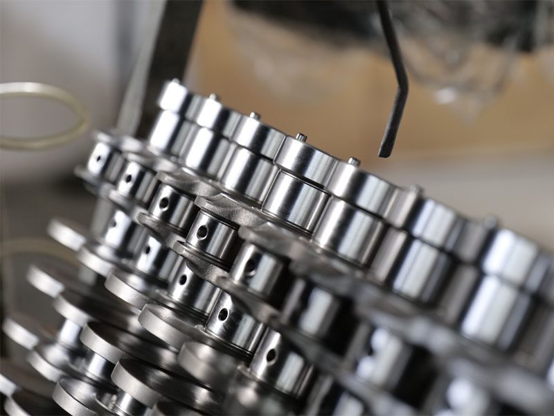 Bulk crankshafts displayed at Woda Auto factory