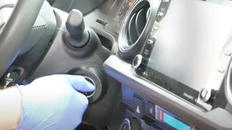 Arranque prolongado debido a un sensor de temperatura de la culata defectuoso.