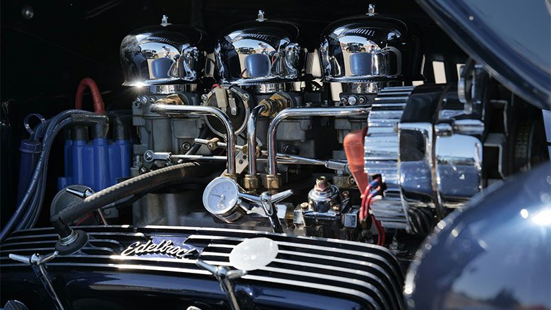 Large piston engine.