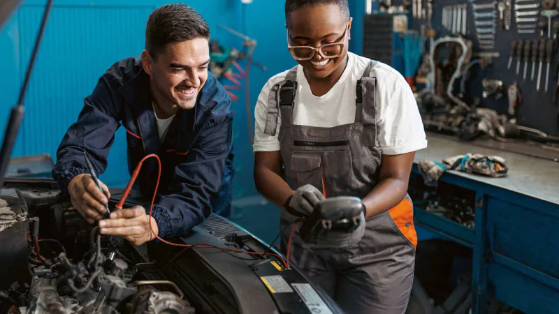 Регулярные проверки двигателя помогут избежать утечек масла.