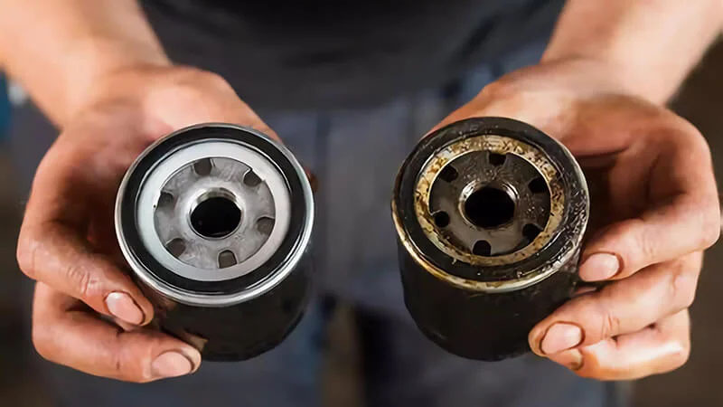 Правильно затянутый и неправильно затянутый масляный фильтр.