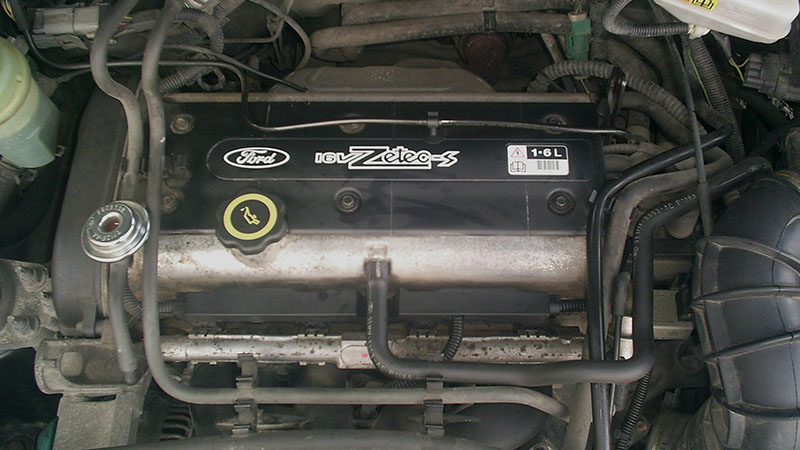 Close-up of 1999 Ford Zetec-R engine showing detailed components.