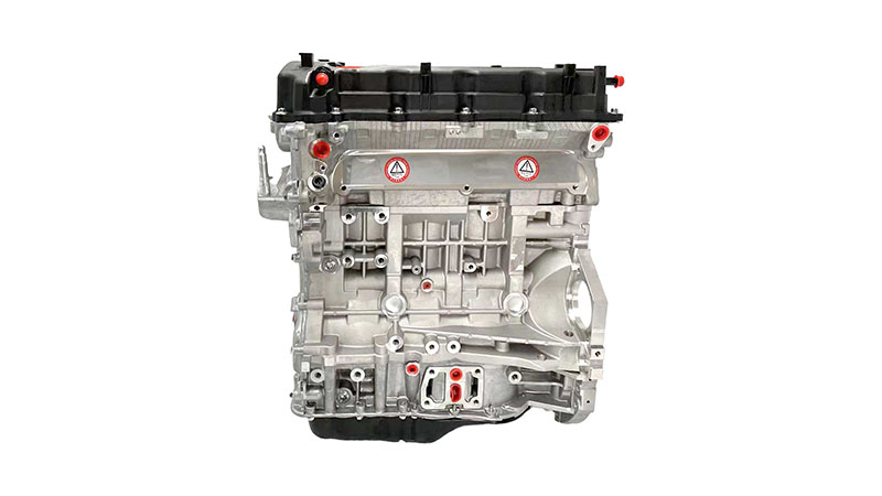 Front view of a G4KD long block engine.