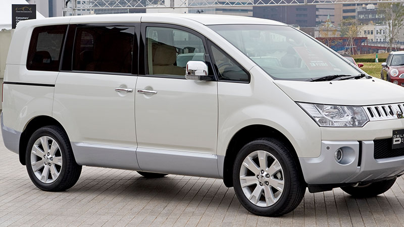 Exterior view of a Mitsubishi Delica parked outdoors.