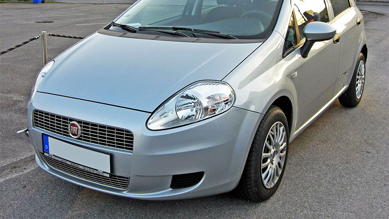 Front view of a Fiat Grande Punto.