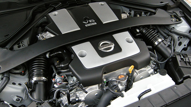Close-up of Nissan VQ37VHR V6 engine.