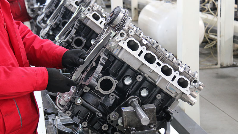 Auto engine assembly line at Nanjing Woda Auto Technology Co., Ltd. factory.