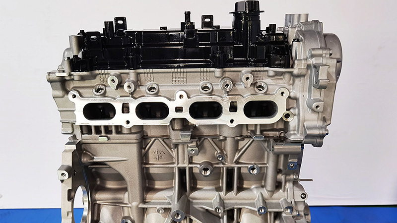Close-up of a QR25 engine.