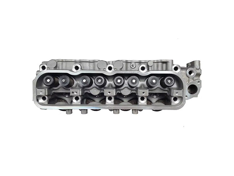 Toyota 4Y Cylinder Head for HiAce, LiteAce, and TownAce
