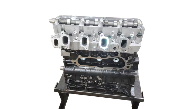 Close-up of Toyota 1KZ long block engine.